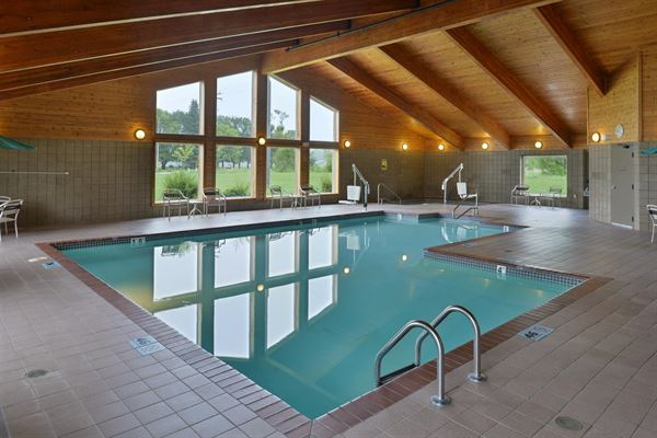 AmericInn by Wyndham St. Cloud