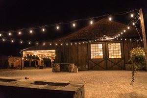 Outdoor Patio w/ Fire Pit