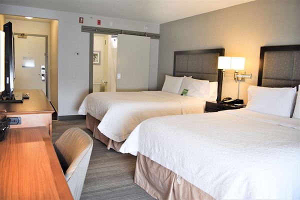 Hampton Inn & Suites Calgary University NW