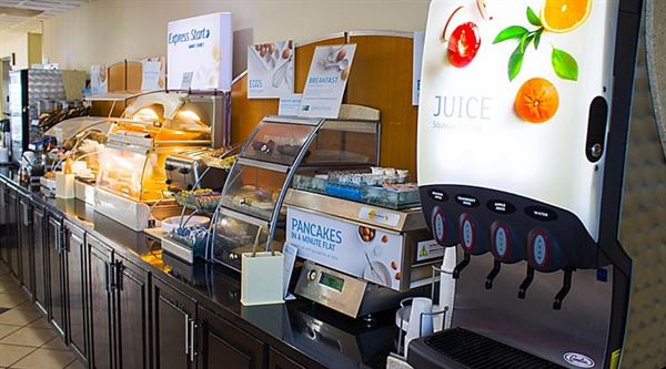 Holiday Inn Express & Suites Morehead City