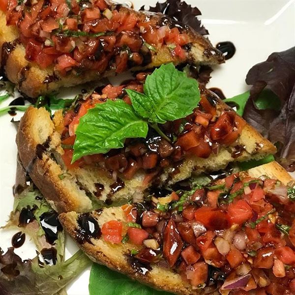 Yiannis Wine and Food