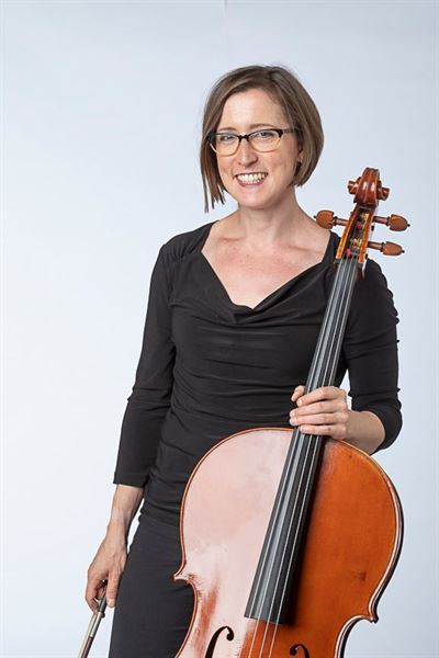 Anne Gratz, cellist