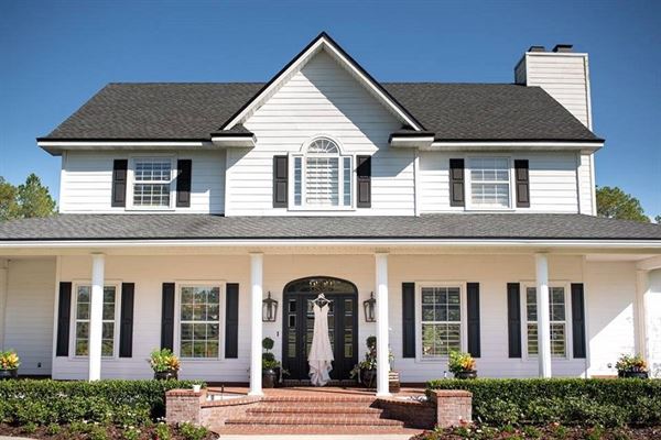 The Manor at 12 Oaks Farm