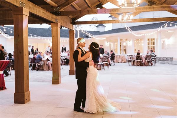 The Manor at 12 Oaks Farm