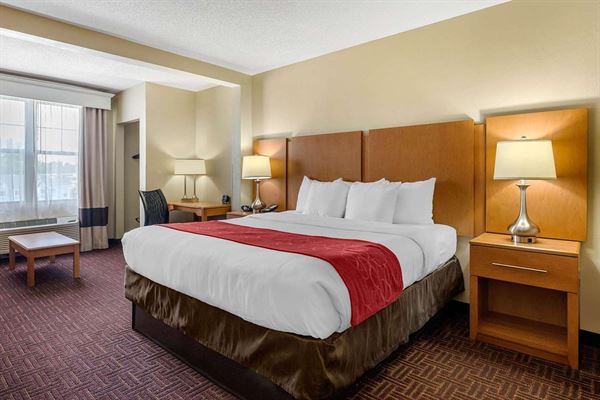 Comfort Suites Hanes Mall