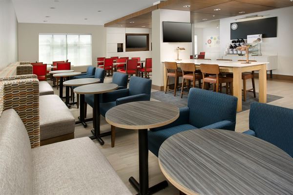 Holiday Inn Express and Suites Bay City