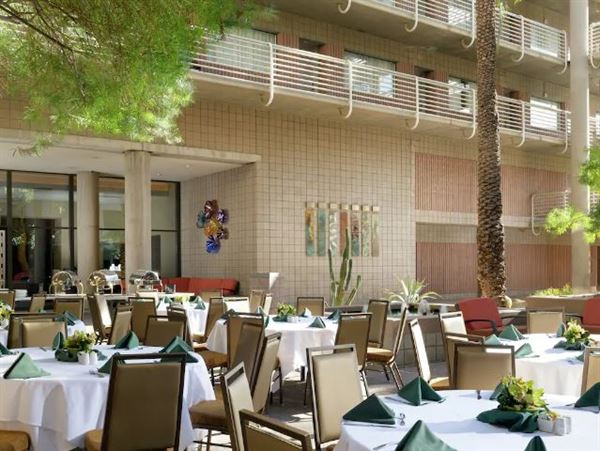 DoubleTree Suites by Hilton Phoenix