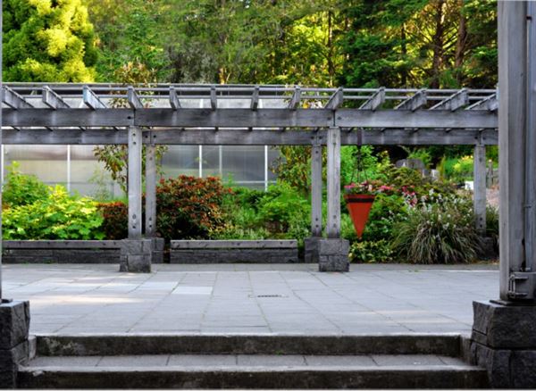 University of Washington Botanic Gardens (Wisteria Hall)