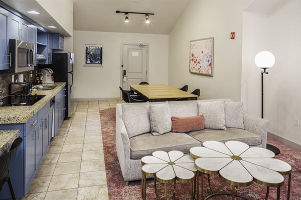 Cliffrose Lodge & Gardens