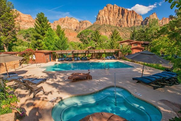 Cliffrose Lodge & Gardens