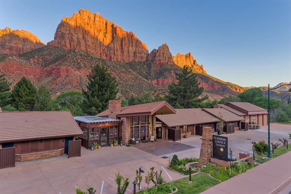 Cliffrose Lodge & Gardens