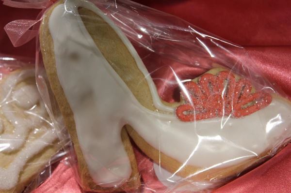 Queen Victoria Bakes