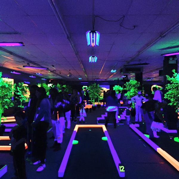 Glow Putt Mini Golf