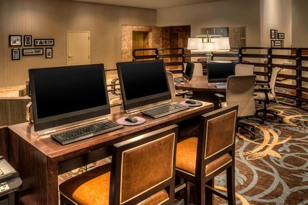 Plaza Columbus Hotel at Capitol Square