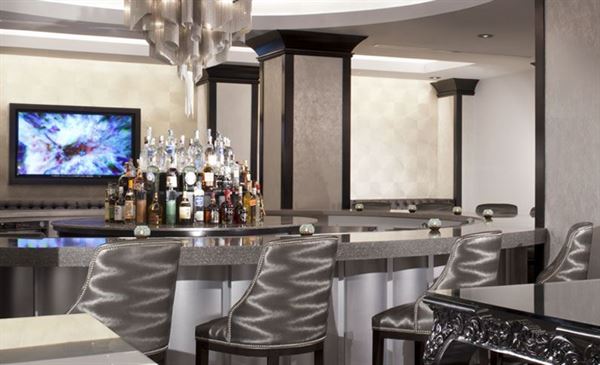 The Silversmith Hotel & Suites