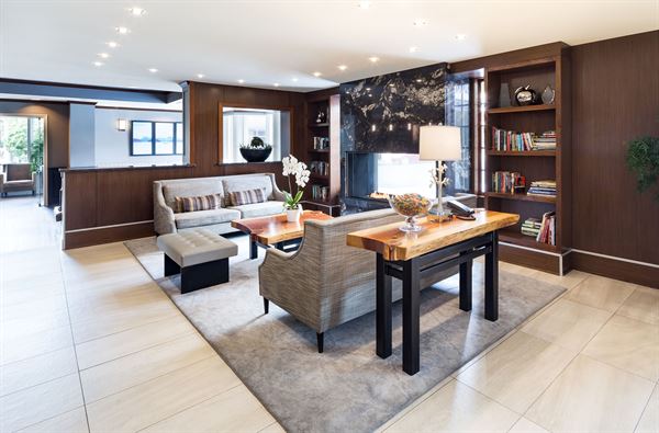 DoubleTree by Hilton Hotel & Suites Victoria