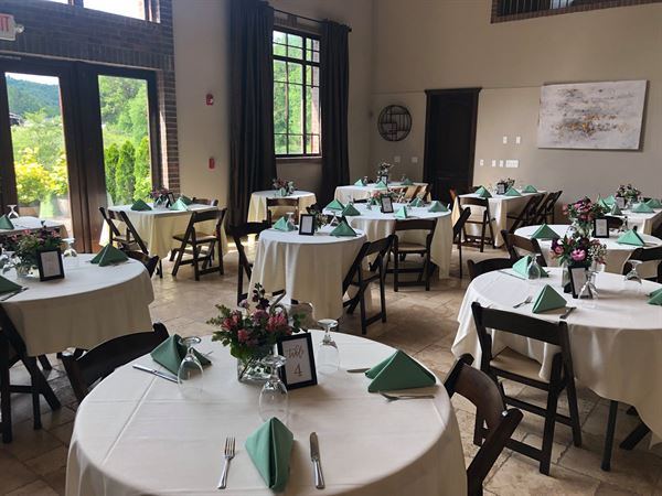 Beacon Hill Winery & Vineyard