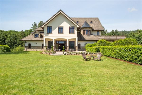 Beacon Hill Winery & Vineyard