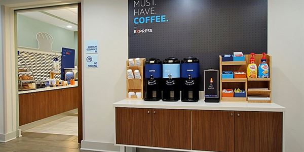 Holiday Inn Express & Suites Memphis Southwind