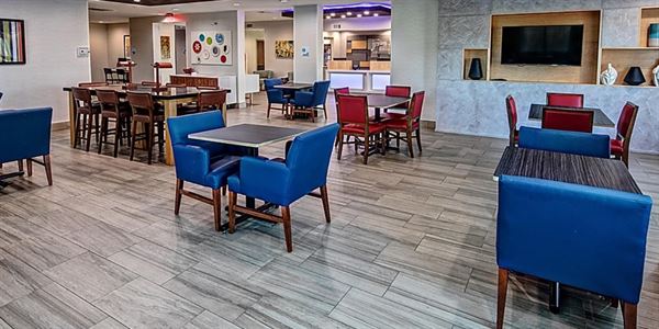 Holiday Inn Express & Suites Memphis Southwind