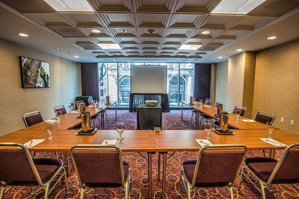 Courtyard Portland City Center