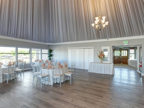 Dominic's at Oyster Point