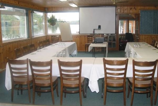 Spectackle Lake Lodge