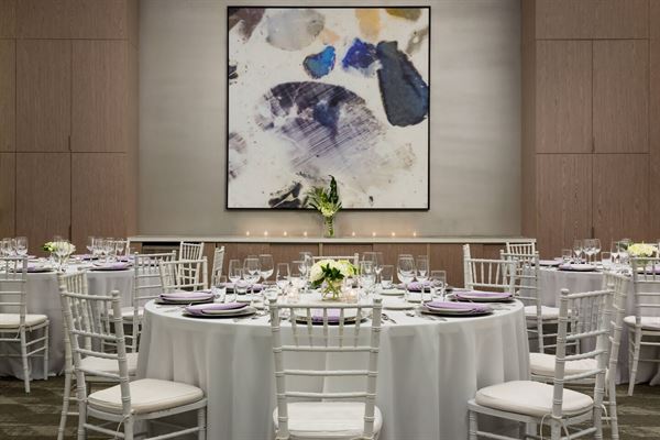 AC Hotel by Marriott South San Francisco/Oyster Point Waterfront