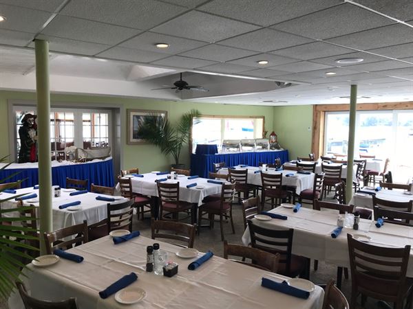 Pirates Cove Restaurant & Dock Bar