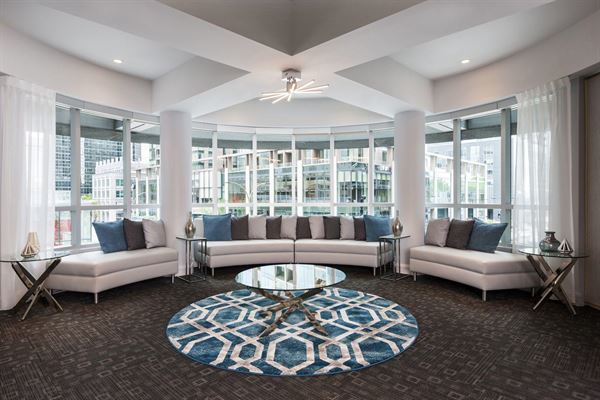 Warwick Le Crystal – Montreal