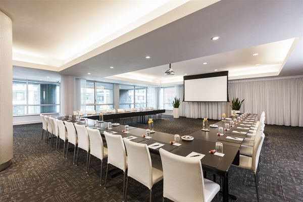 Warwick Le Crystal – Montreal