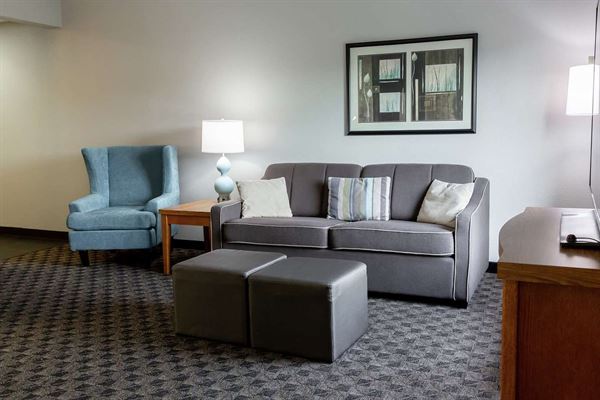 Hampton Inn & Suites Chesapeake-Square Mall