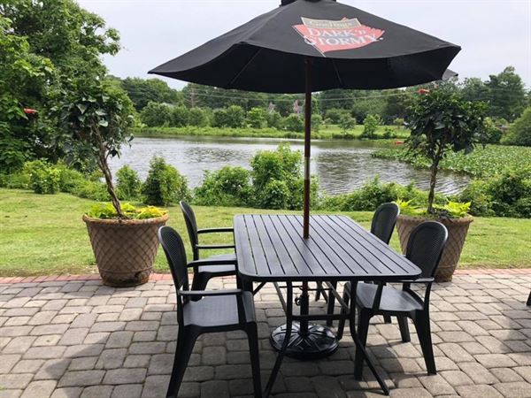 Fraizer's On The Water