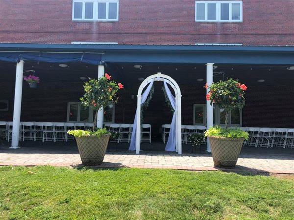 Fraizer's On The Water