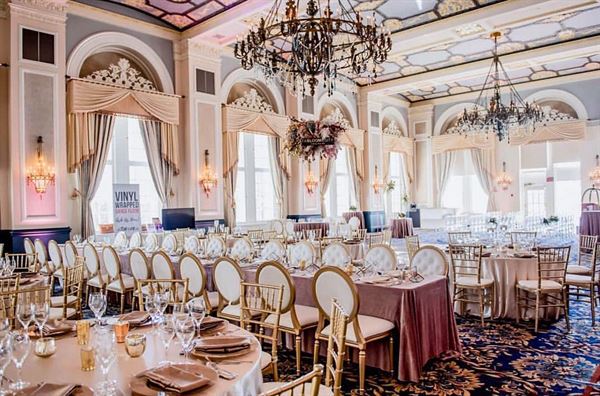 Fairmont Hotel Macdonald