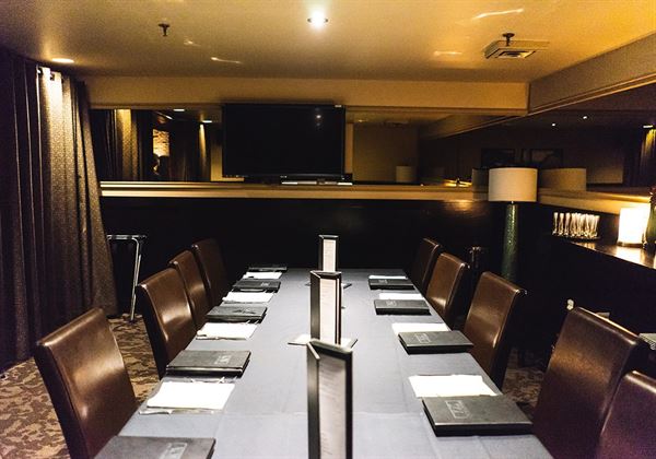 Von's Steakhouse And Oyster bar