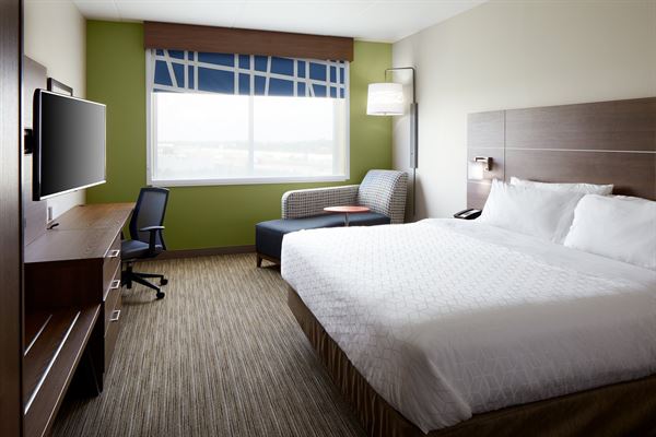 Holiday Inn Express & Suites Cincinnati North - Liberty Way