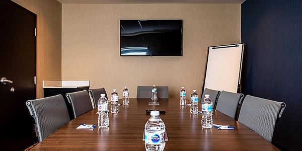 Holiday Inn Express & Suites Edmonton-International Airport