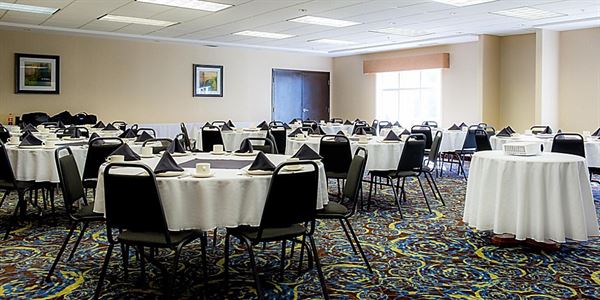 Holiday Inn Express & Suites Edmonton-International Airport