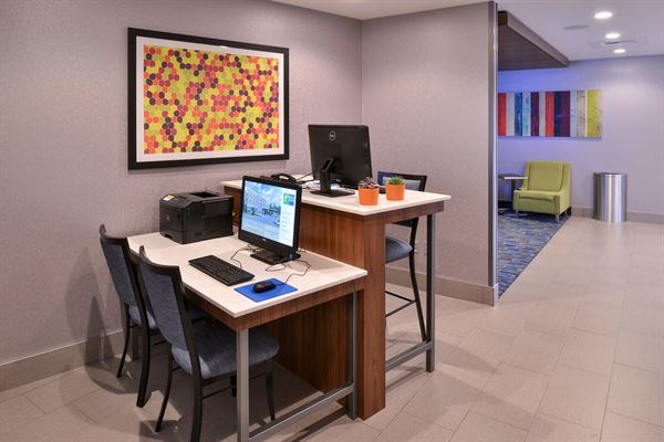 Holiday Inn Express & Suites Bryant