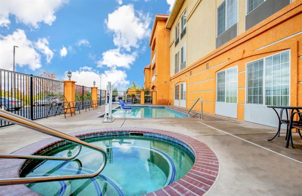 La Quinta Inn & Suites Fowler