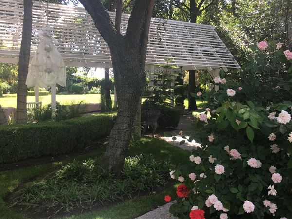 Victorian Gardens Of Two Sisters