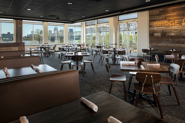 Sheraton Louisville Riverside Hotel