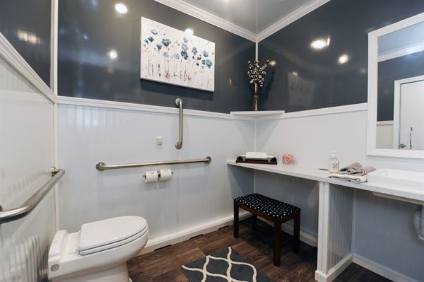 Jazzy Johnz - Gulf Coast Restroom Trailers