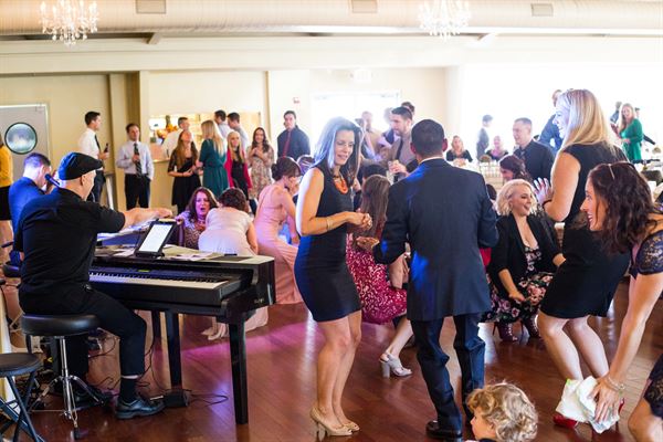 Felix and Fingers Dueling Pianos