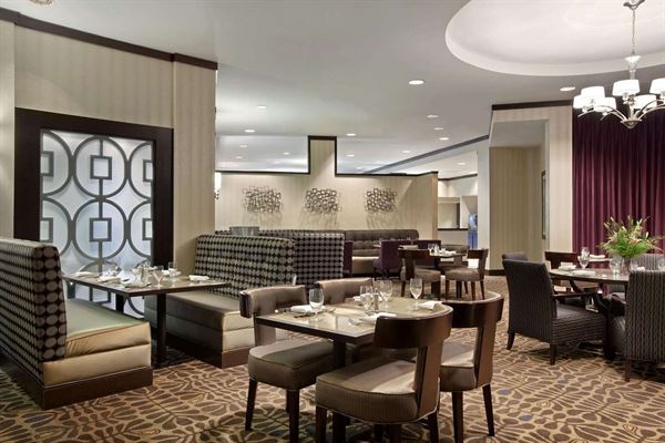 The Embassy Suites by Hilton St. Louis Airport