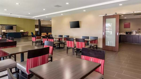 Comfort Suites Meeting Room