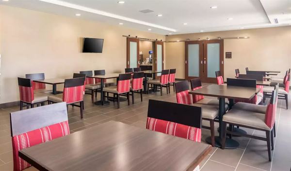 Comfort Suites Meeting Room