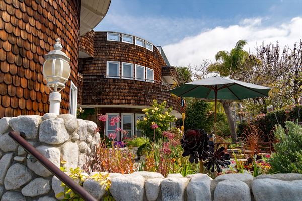 Cardiff-By-The Sea Lodge