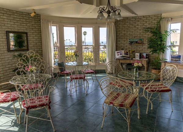 Cardiff-By-The Sea Lodge